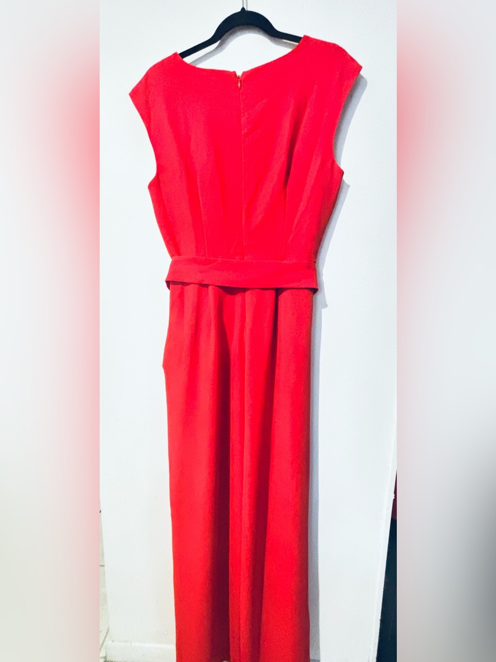 Elegant Red Wide-Leg Jumpsuit with Belt. New York & Company. Size 10 - Picture 6 of 14